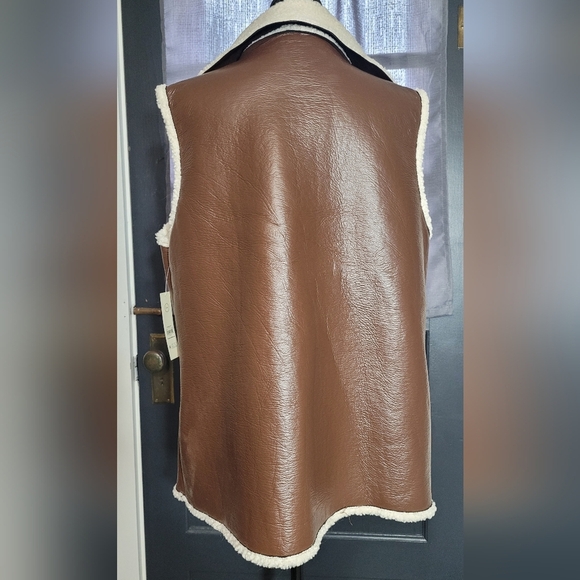 No Boundaries Women's Faux Leather Vest with Faux Fur Lining Brown Size L / XL - Picture 5 of 6